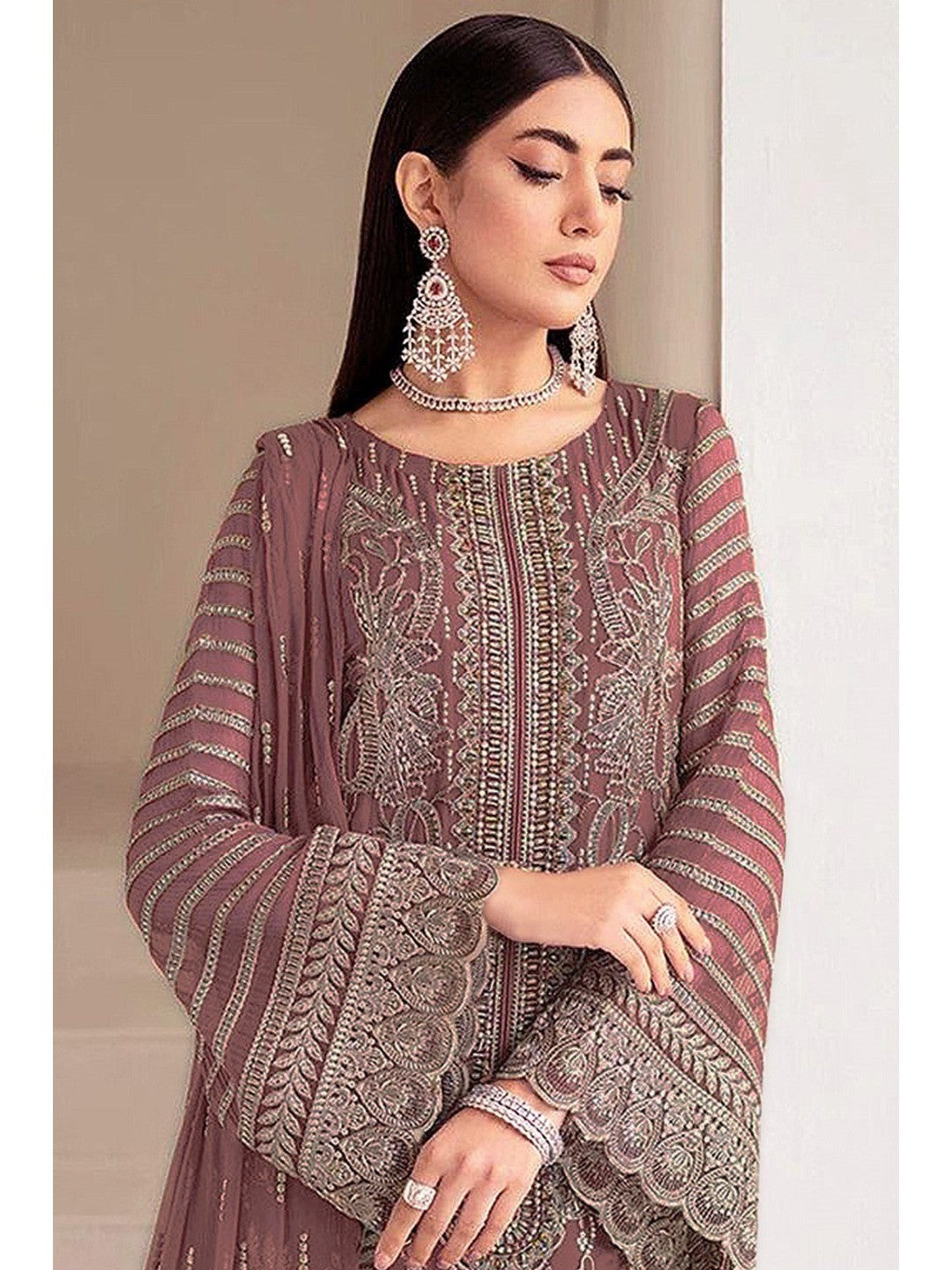 Elegant Pink Embroidered Georgette Semi-Stitched Pakistani Salwar Suit - Image 3