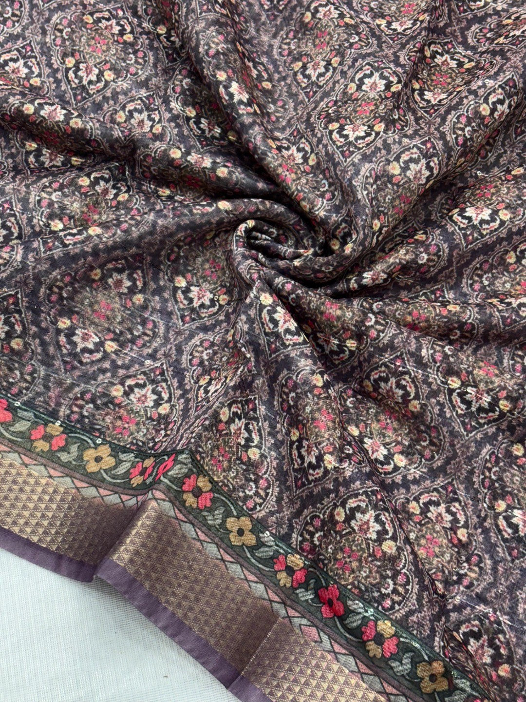 Lavender Abstract Digital Printed Cotton Blend Saree with Detailed Digital Pattern Finish - Image 3