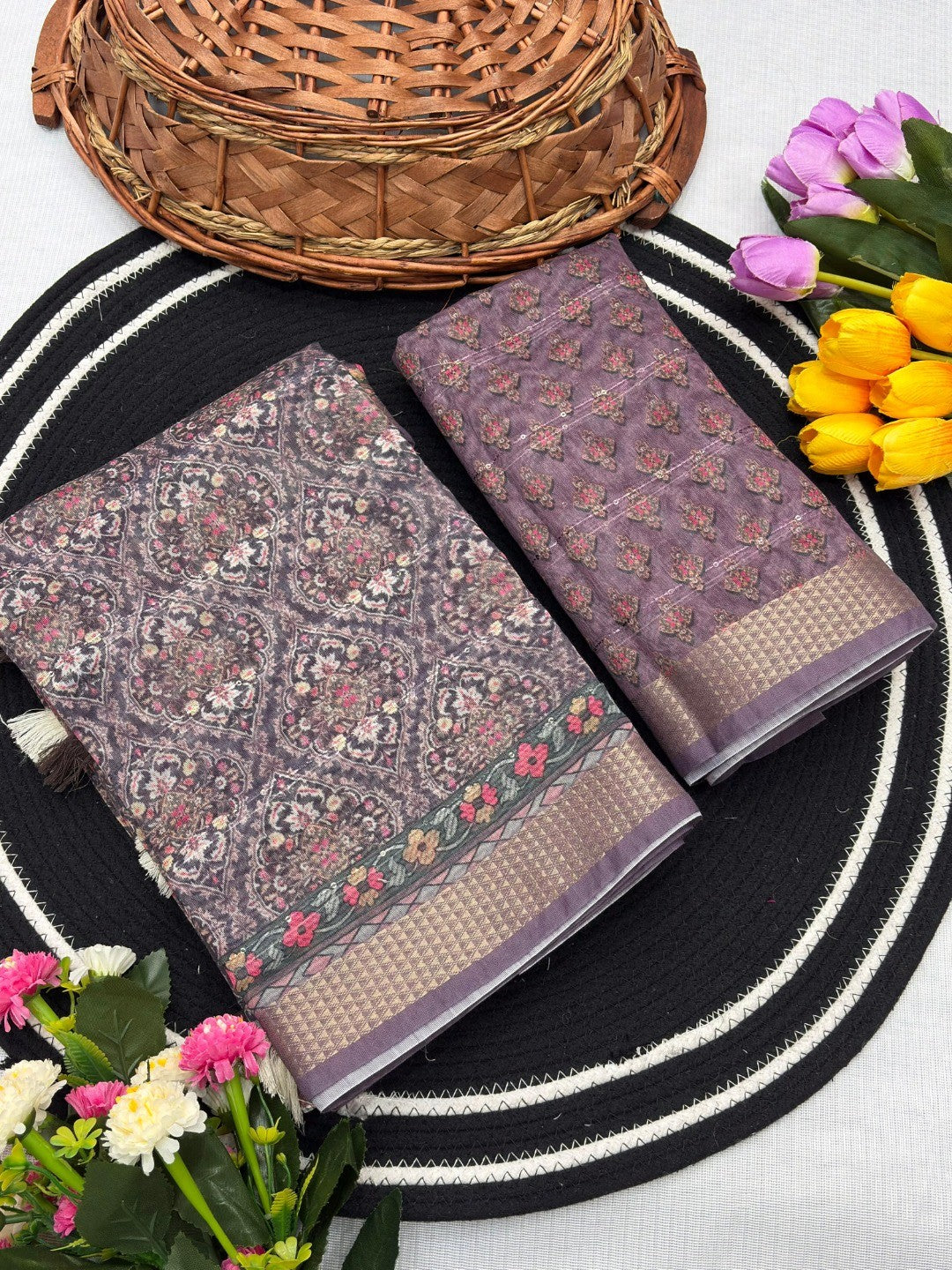 Lavender Abstract Digital Printed Cotton Blend Saree with Detailed Digital Pattern Finish - Image 4