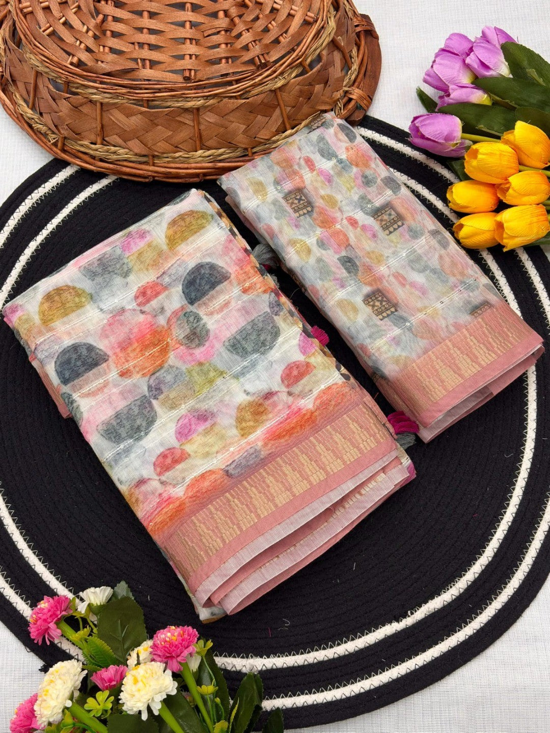 Pink Abstract Digital Printed Cotton Blend Saree with Detailed Digital Pattern Finish - Image 4