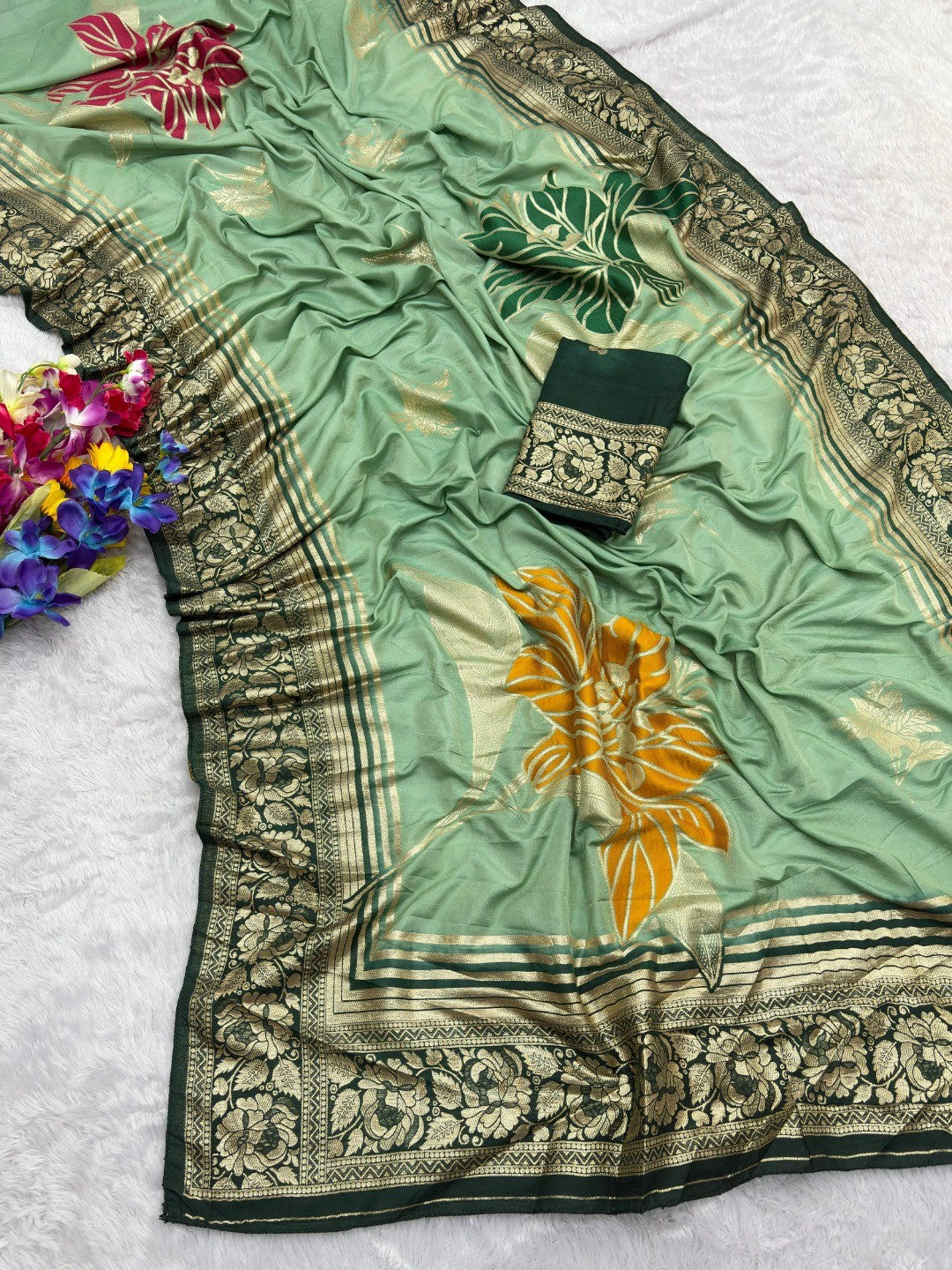 Sea Green Muslin Saree with Floral Zari Weaving Work and Intricate Woven Detailing - Image 2