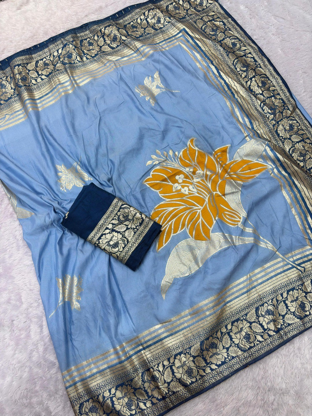 Sky Blue Muslin Saree with Floral Zari Weaving Work and Intricate Woven Detailing - Image 3