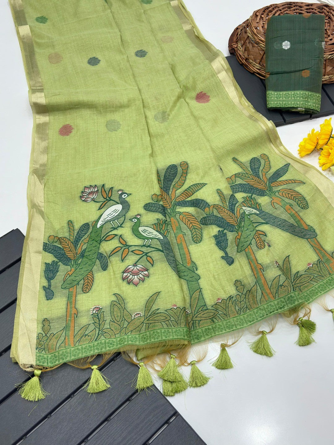 Green Soft Cotton Silk Saree Featuring Delicate Floral Weaving - Image 3