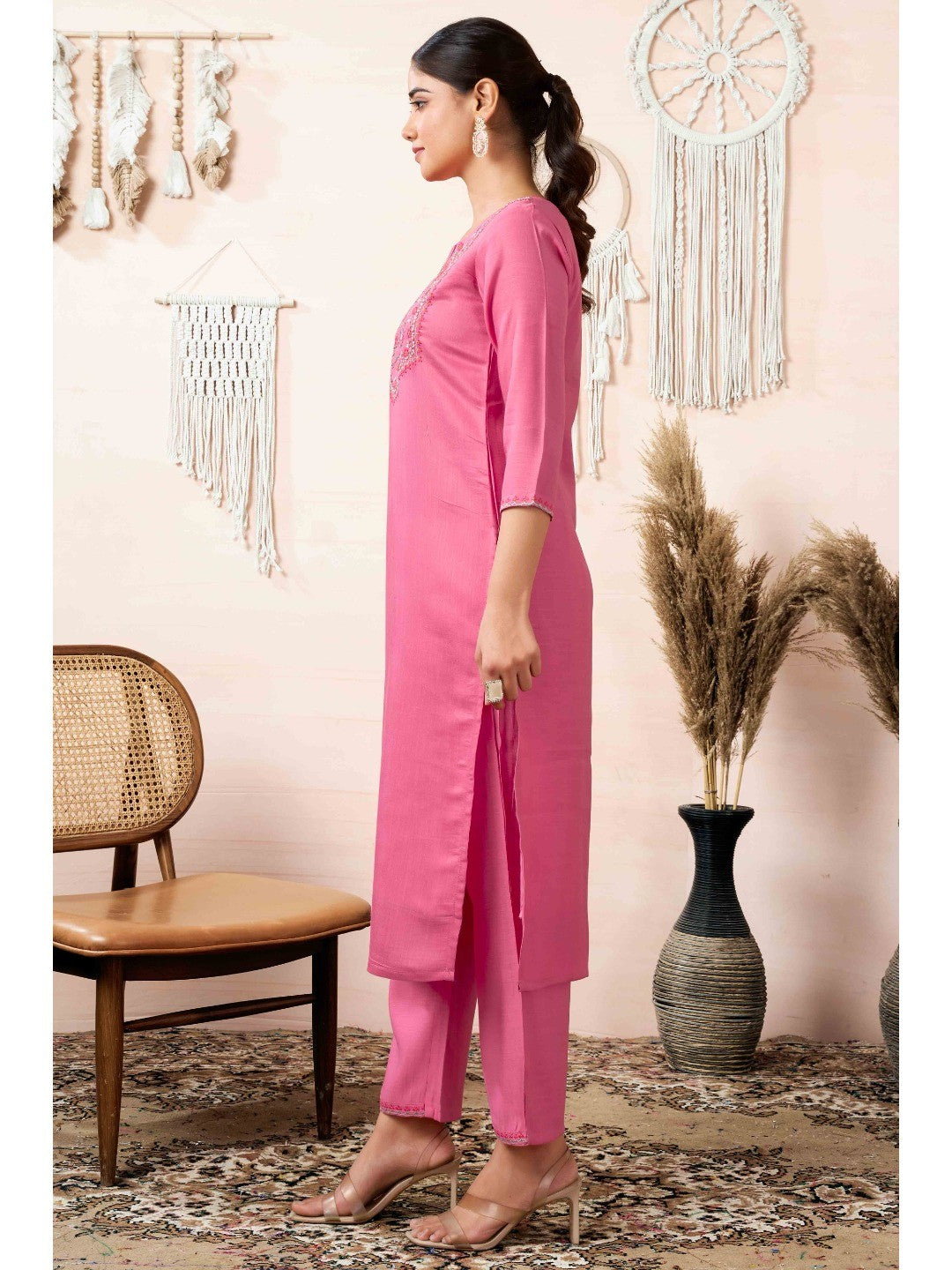 Pink Floral Embroidered Cotton Slub Straight Salwar Suit - Image 3