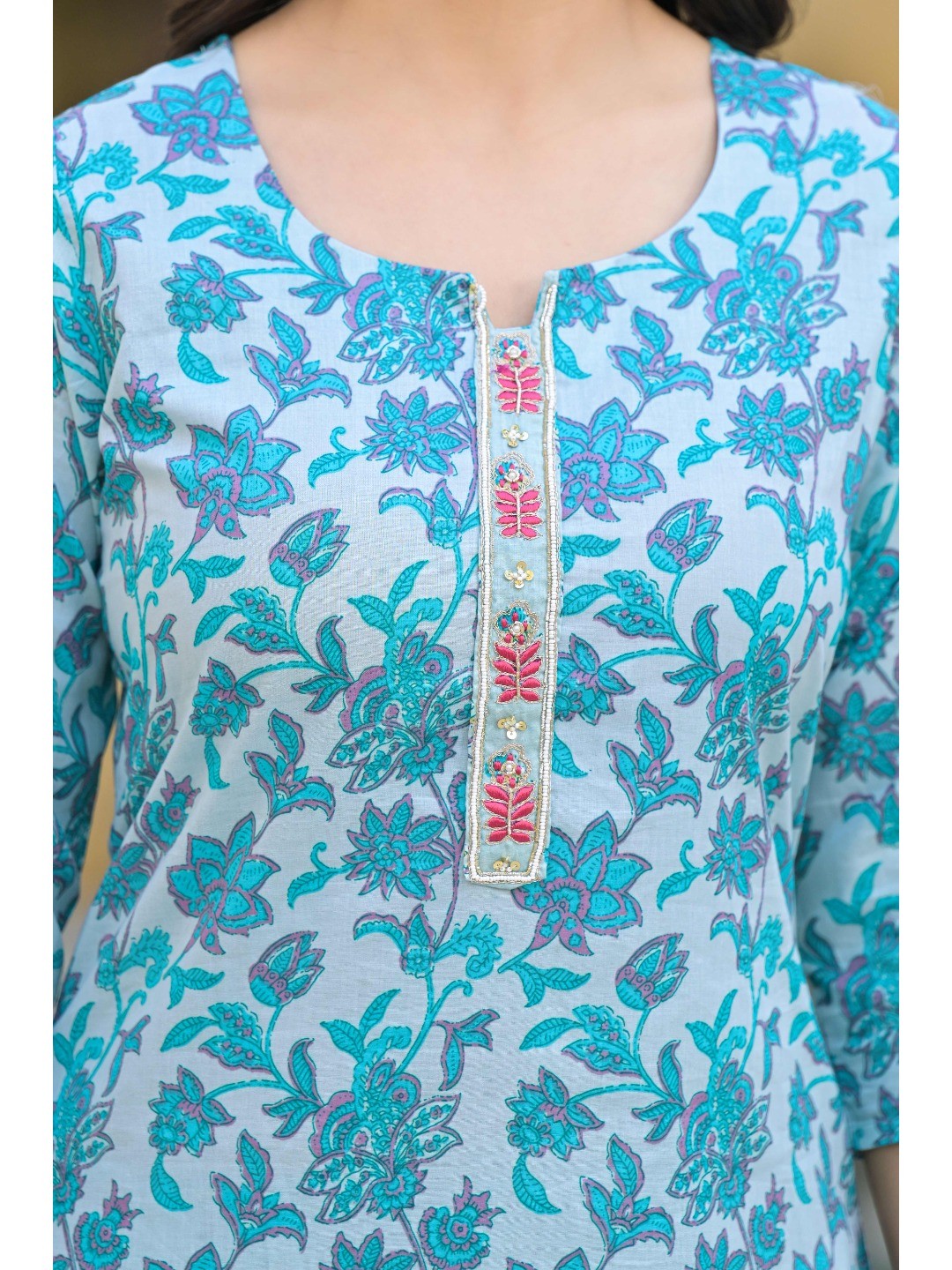 Turquoise Floral Printed Pure Cotton Straight Salwar Suit - Image 9