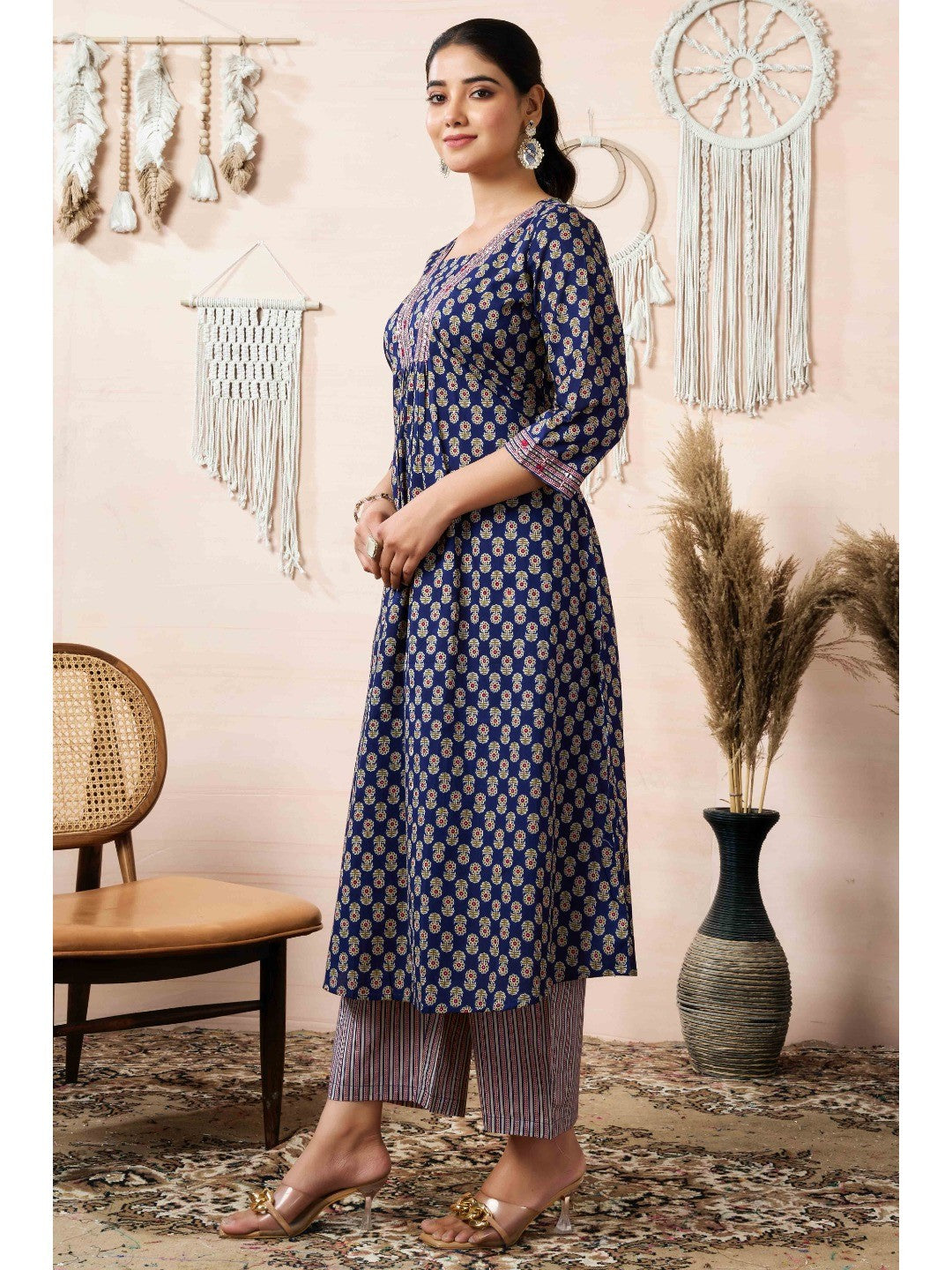 Navy Blue Floral Printed Pure Cotton A-Line Salwar Suit - Image 3