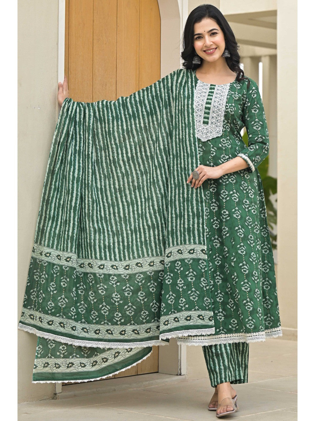 Green Floral Printed Pure Cotton Anarkali Salwar Suit - Image 2