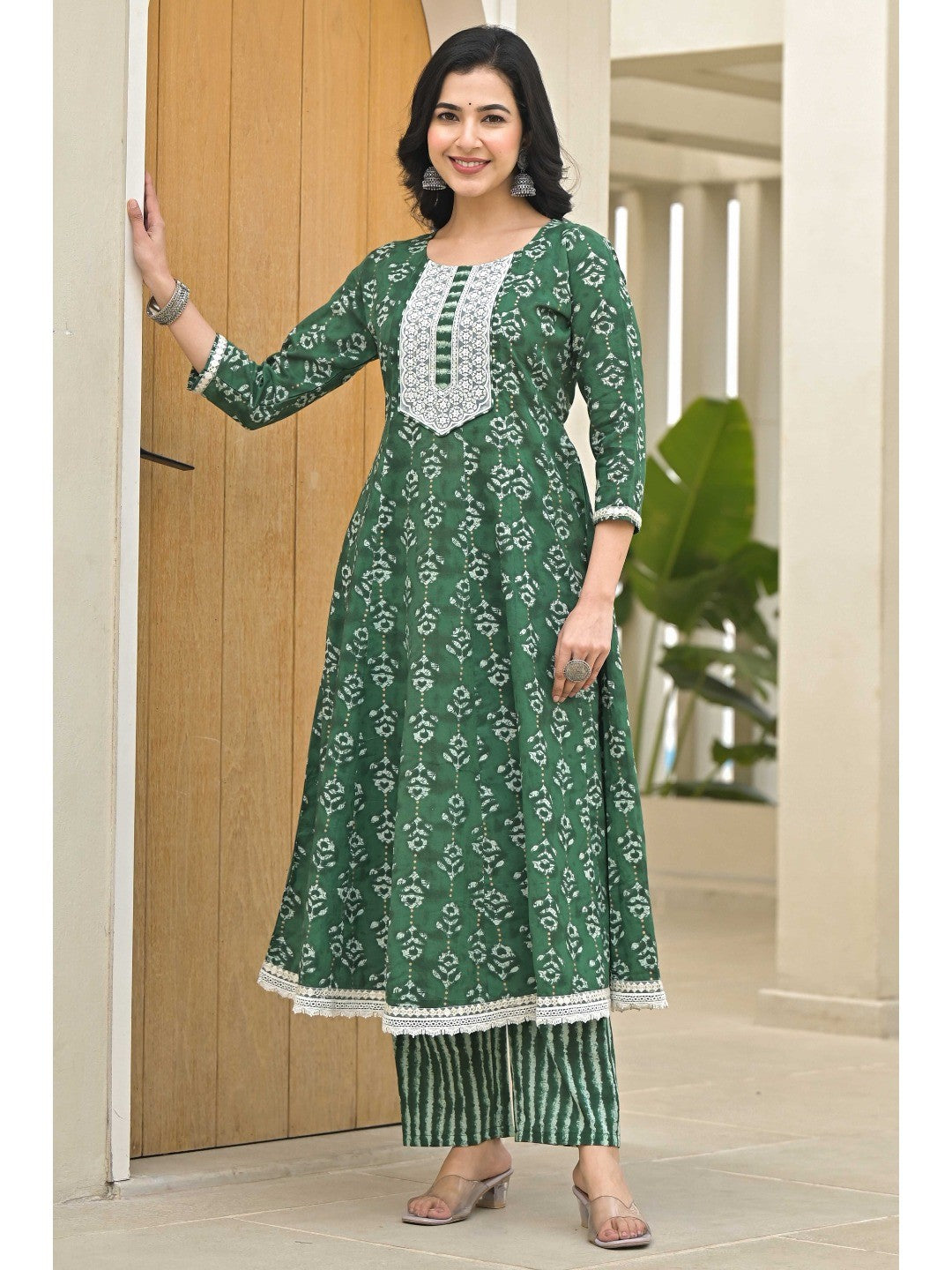 Green Floral Printed Pure Cotton Anarkali Salwar Suit - Image 3