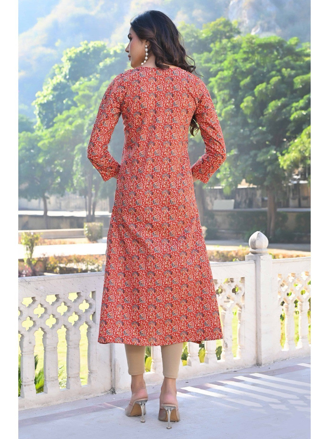 Red Floral Printed Pure Cotton Straight Kurti - Image 5