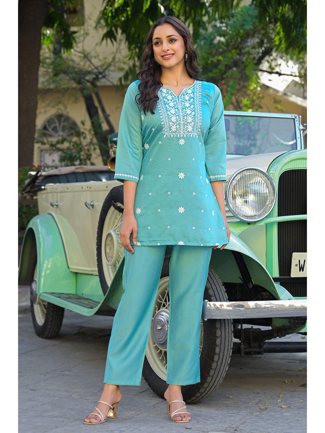 Mint Green Floral Embroidered Viscose Gadwal Silk Top Bottom Set - Image 4