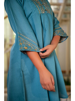 Sea Green Co-Ord Outfit in Viscose Fabric with Neck Embroidery Accent - Image 2