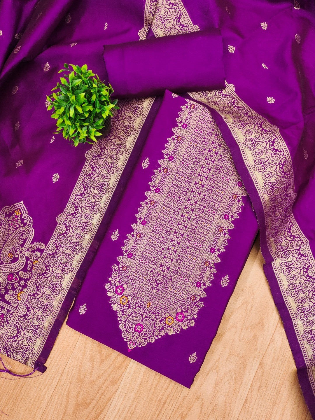 Premium Purple Banarasi Silk Dress Material With Opulent Floral & Paisley Motif Zari Weaving - Image 4