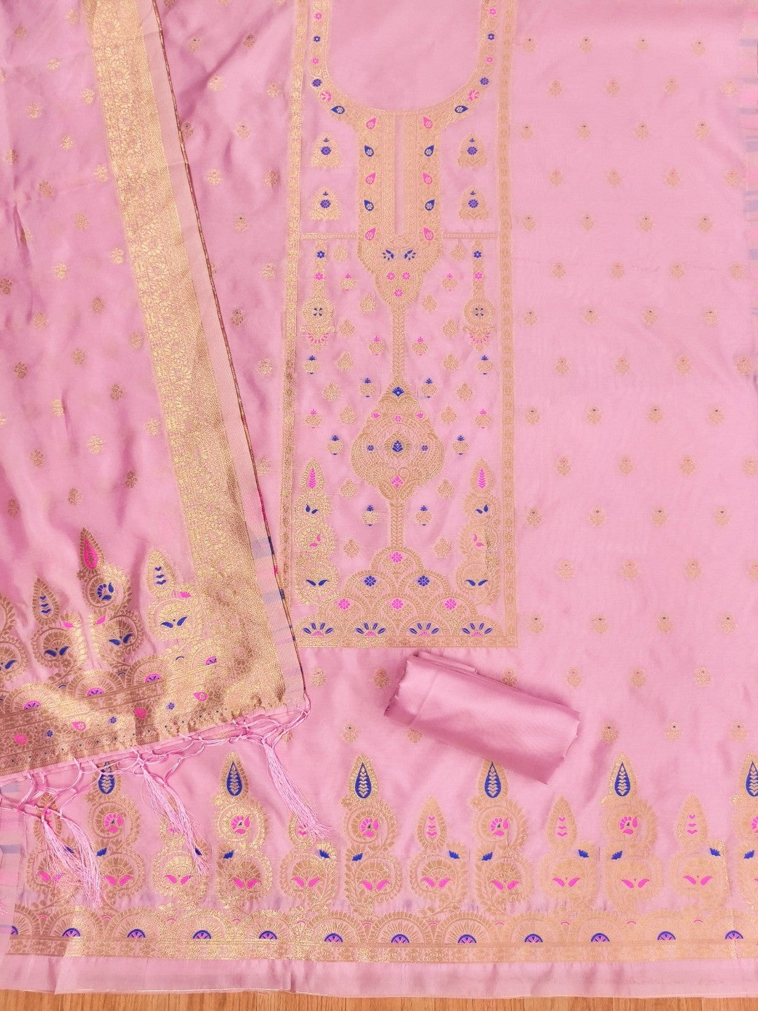 Luxurious Pink Banarasi Silk Dress Material Showcasing Rich Floral Zari Weaving Design - Image 3