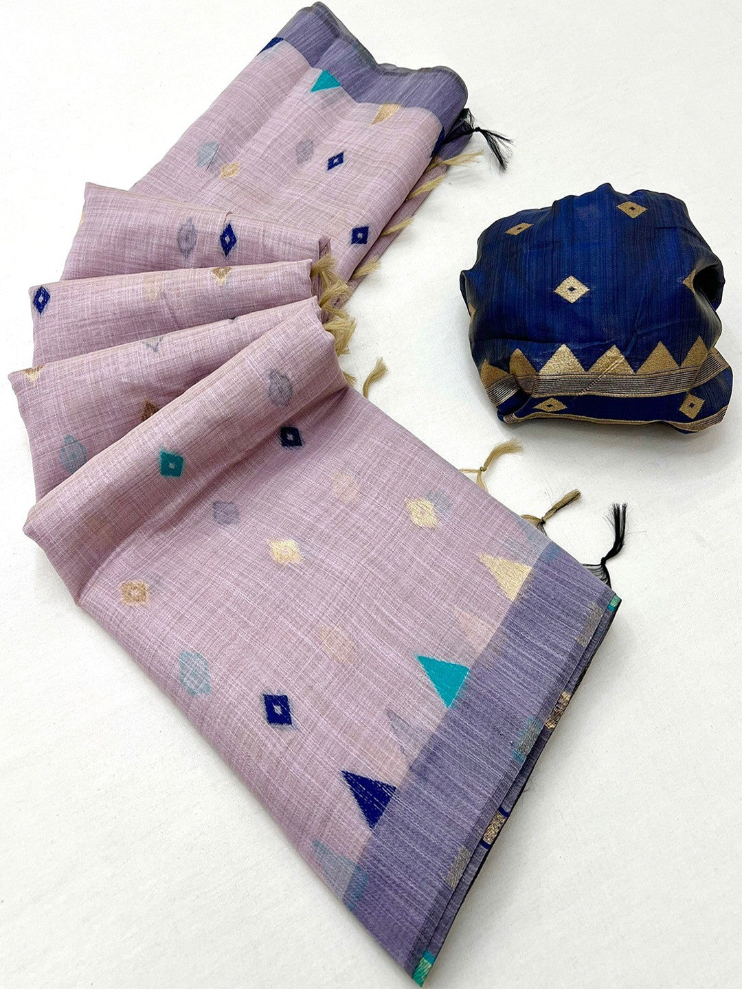 Elegant Lavender Cotton Blend Saree with Geometric Woven Design in Jamdani Style - Image 2