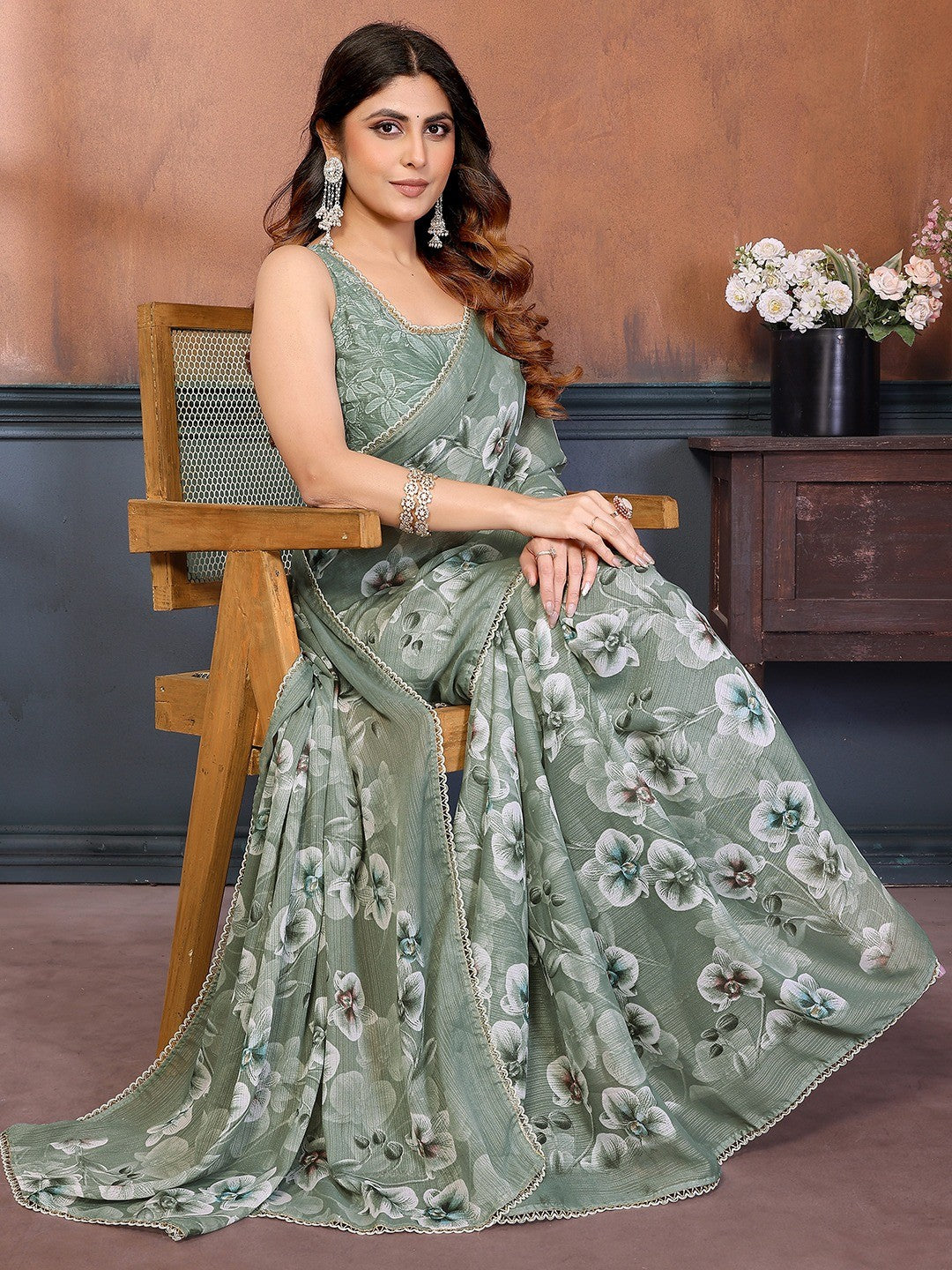 Elegant Green Floral Printed Georgette Saree Enhanced With Delicate Lace Border Work - Image 5