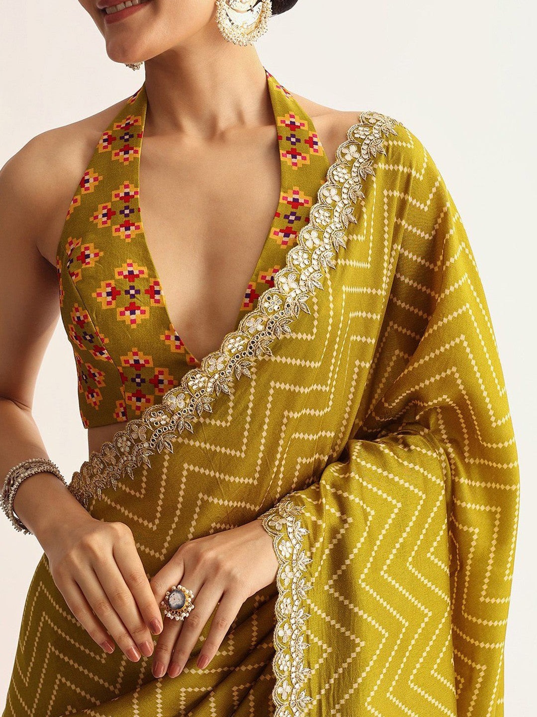 Classic Mustard Zig Zag Printed Manipuri Silk Blend Saree Accented With Embroidered Lace Border - Image 5