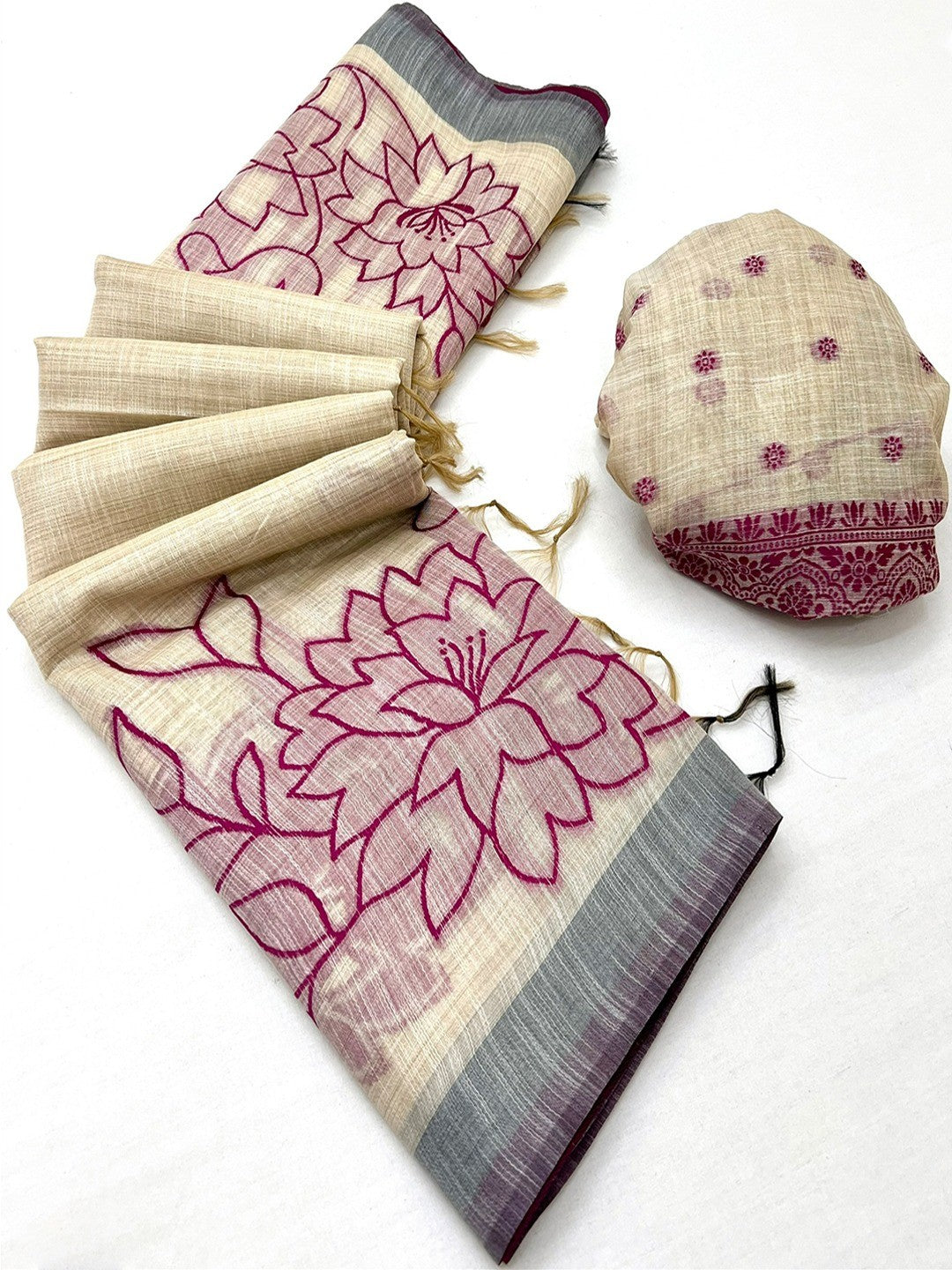 Beige Woven Cotton Blend Saree Featuring Pink Floral Pattern In Jamdani Style - Image 3