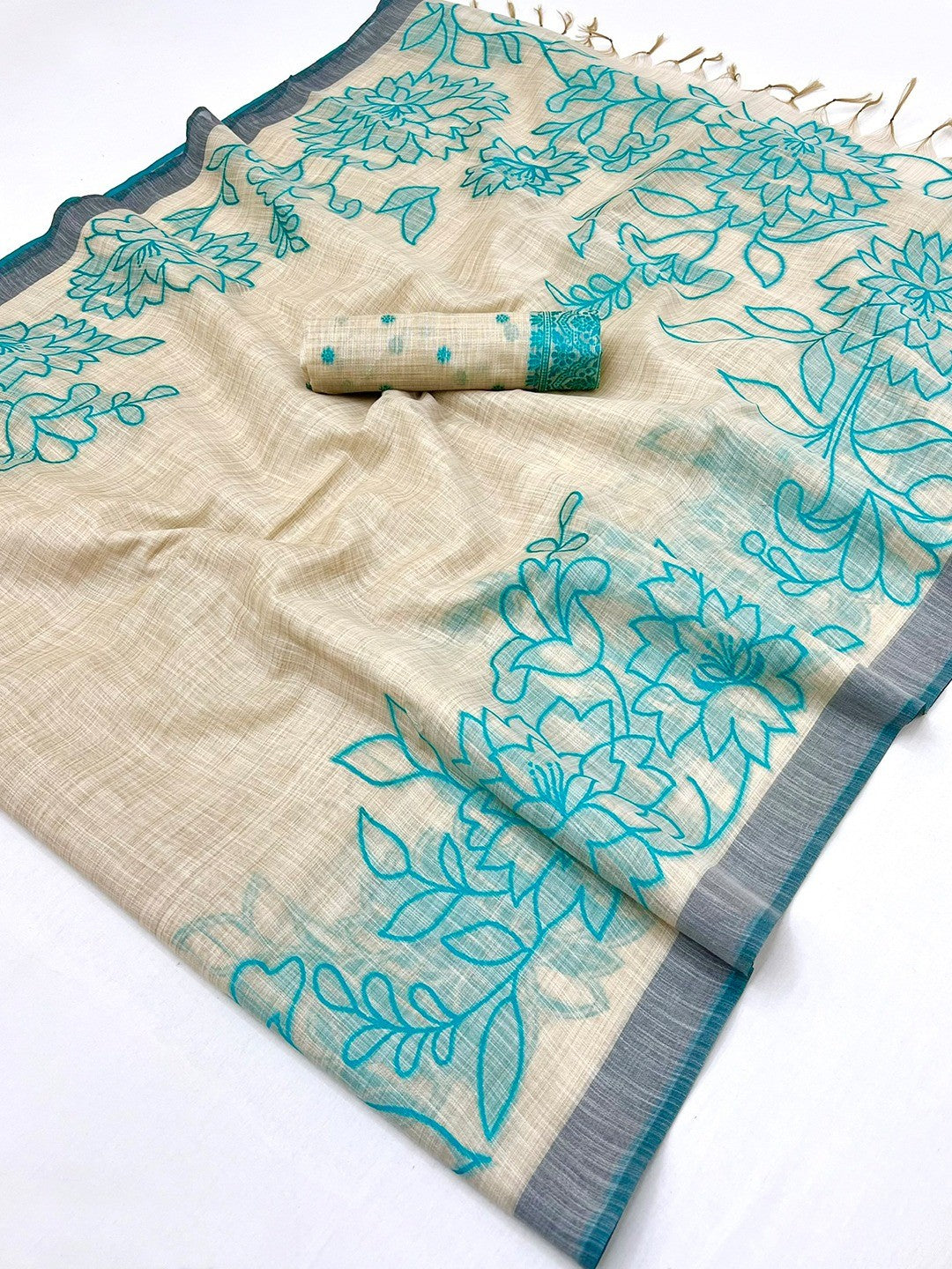 Beige Woven Cotton Blend Saree Featuring Turquoise Floral Pattern In Jamdani Style - Image 2