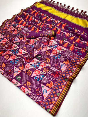 Purple Handloom Silk Saree with Ethnic Traditional Patola Pattern for Special Occasions - Image 2