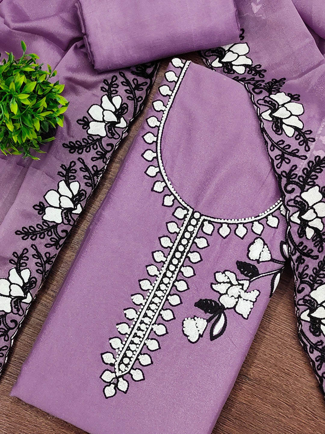 Purple Premium Star Georgette Dress Material Featuring Intricate Floral Embroidery - Image 5