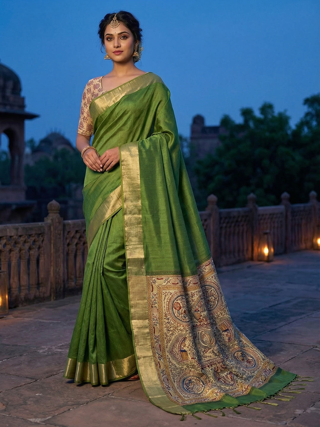 Elegant Green Tussar Silk Saree with Golden Border - Image 1