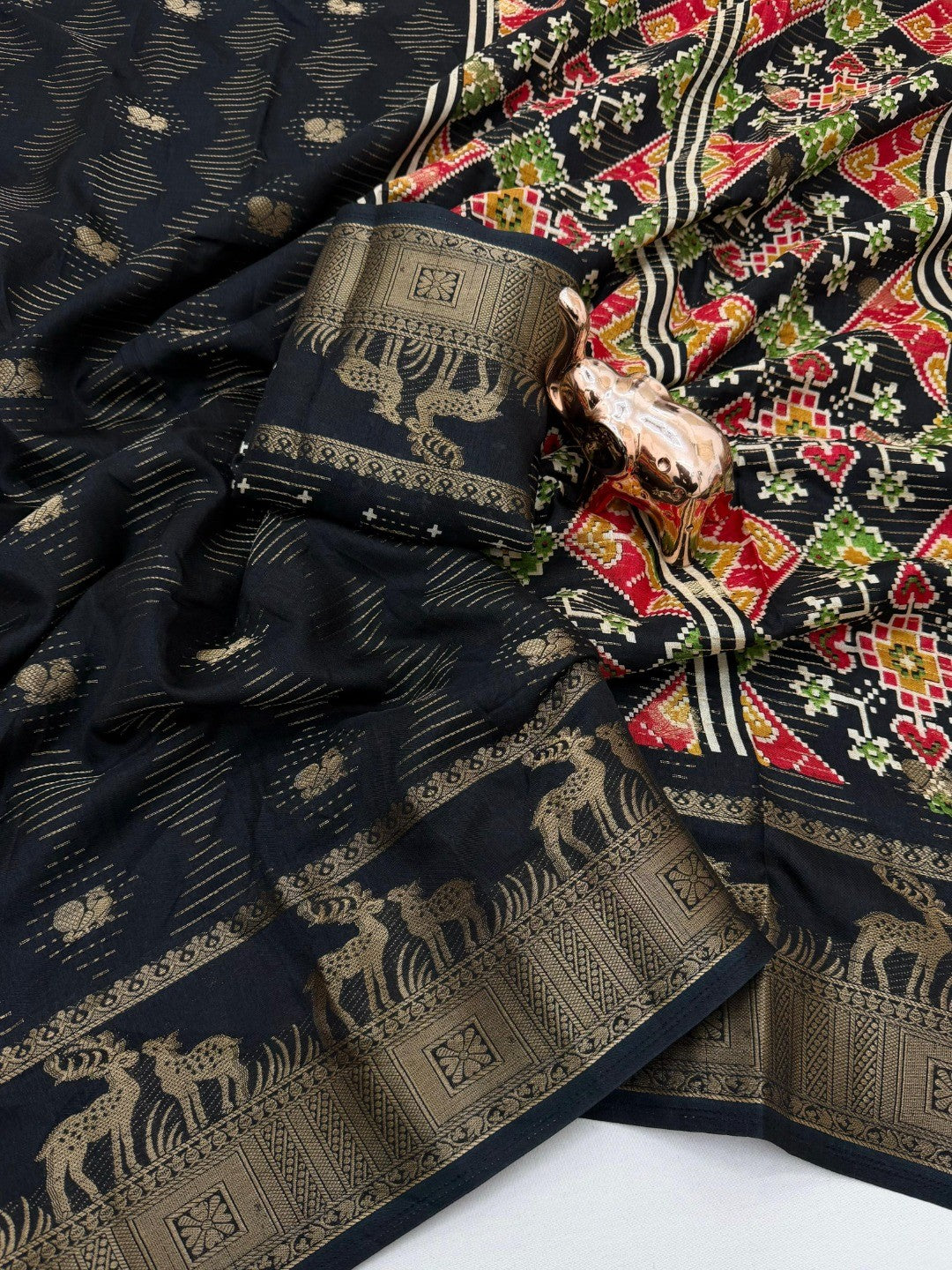 Royal Black Georgette Saree with Detailed Golden Woven Border Finish - Image 3