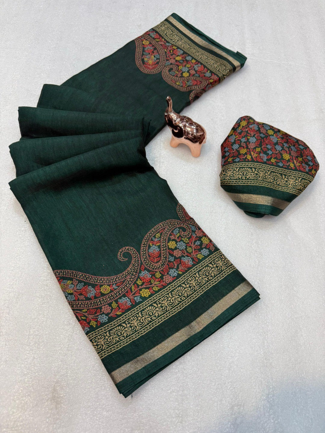 Green Tussar Silk Saree with Classic Paisley Pattern and Refined Traditional Finish - Image 3