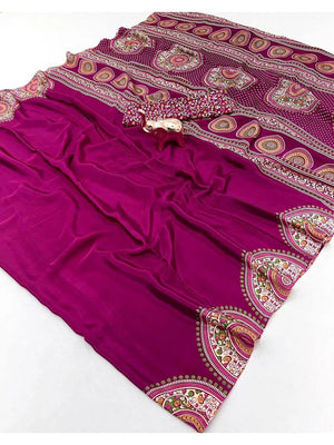 Magenta Crepe Saree with Intricate Traditional Border Design for Modern Ethnic Styling - Image 2