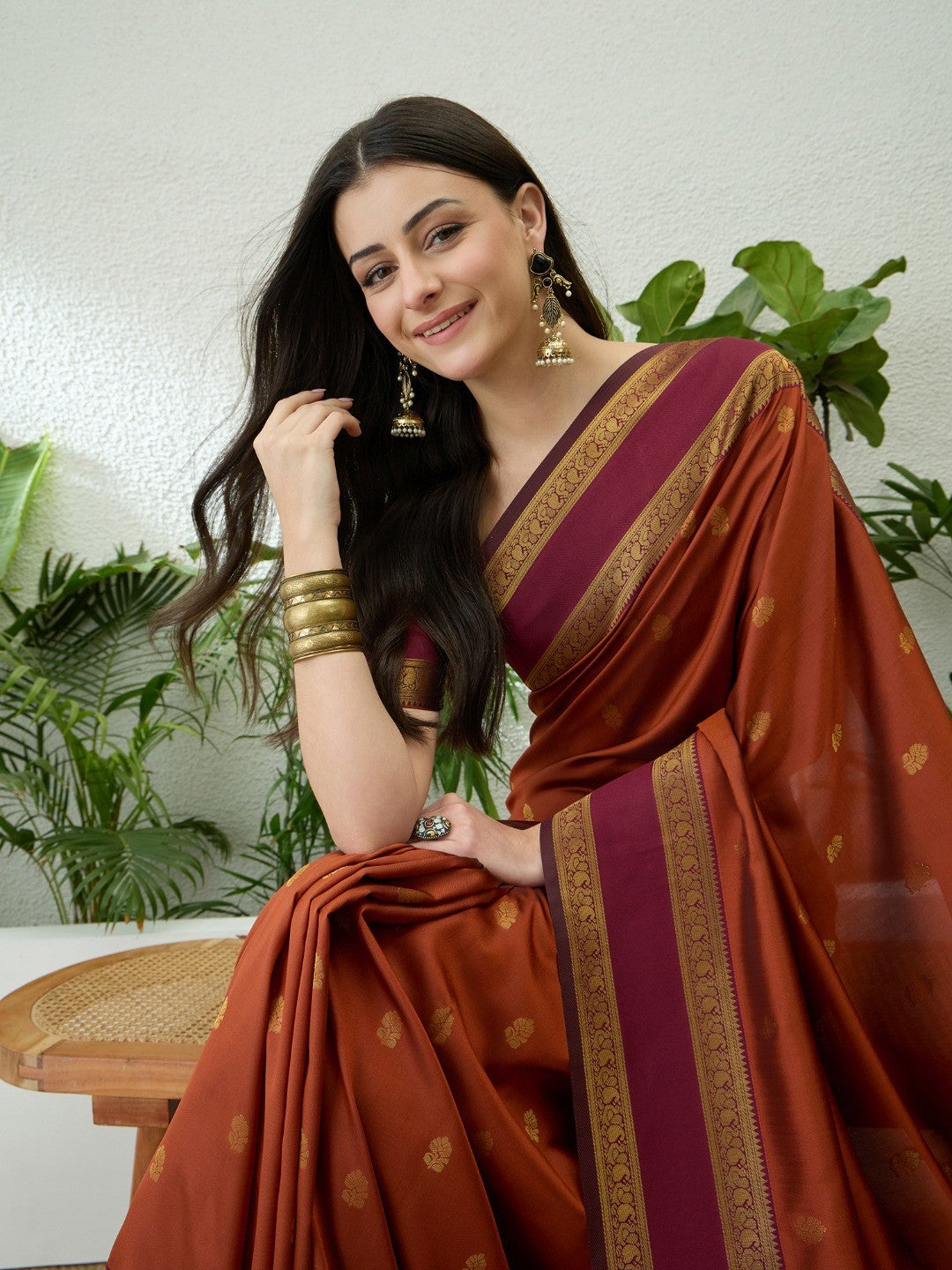 Traditional Rust Floral Zari Weaving Banarasi Silk Saree With Statement Tassel Pallu - Image 5