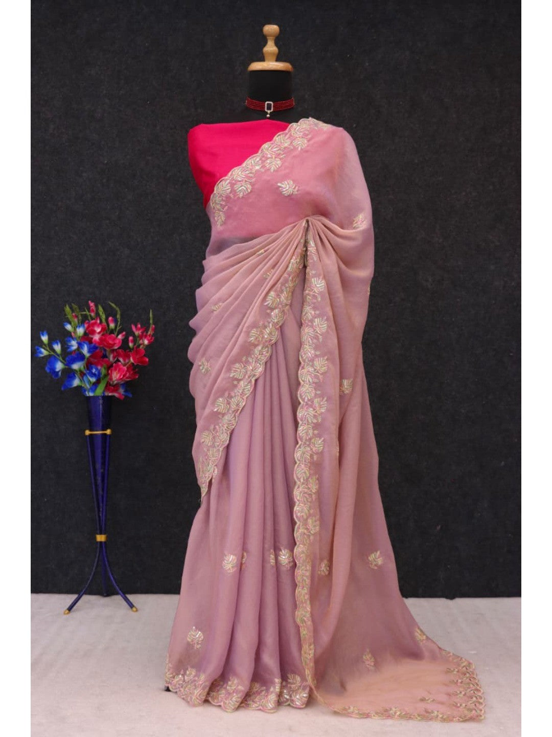 Charming Light Lavender Floral Silk Blend Saree Enhanced With Thread Embroidery & Subtle Sequin Work - Image 9