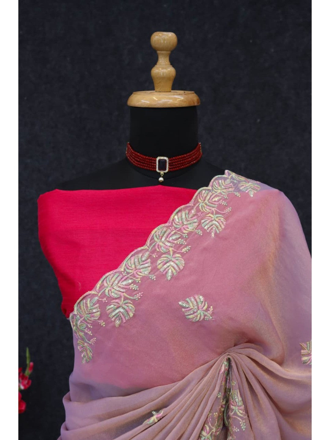 Charming Light Lavender Floral Silk Blend Saree Enhanced With Thread Embroidery & Subtle Sequin Work - Image 2