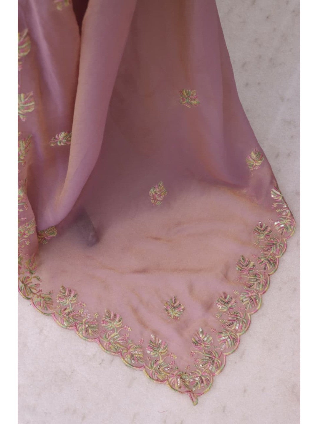 Charming Light Lavender Floral Silk Blend Saree Enhanced With Thread Embroidery & Subtle Sequin Work - Image 8