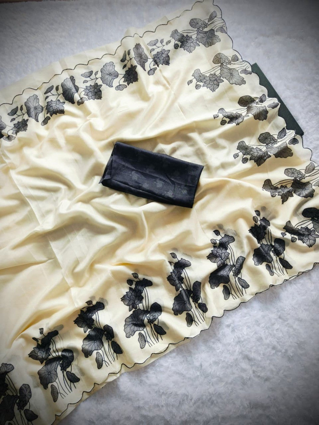 Timeless Cream Floral Print Tussar Silk Saree For Effortless Sophistication - Image 2