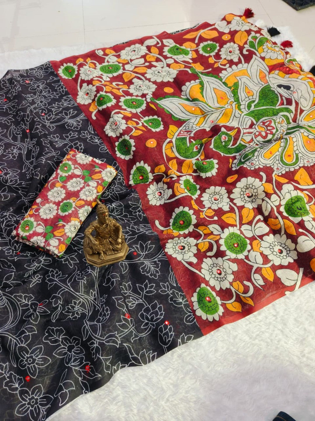 Elegant Black Floral Print Chanderi Silk Saree with Blouse - Image 3