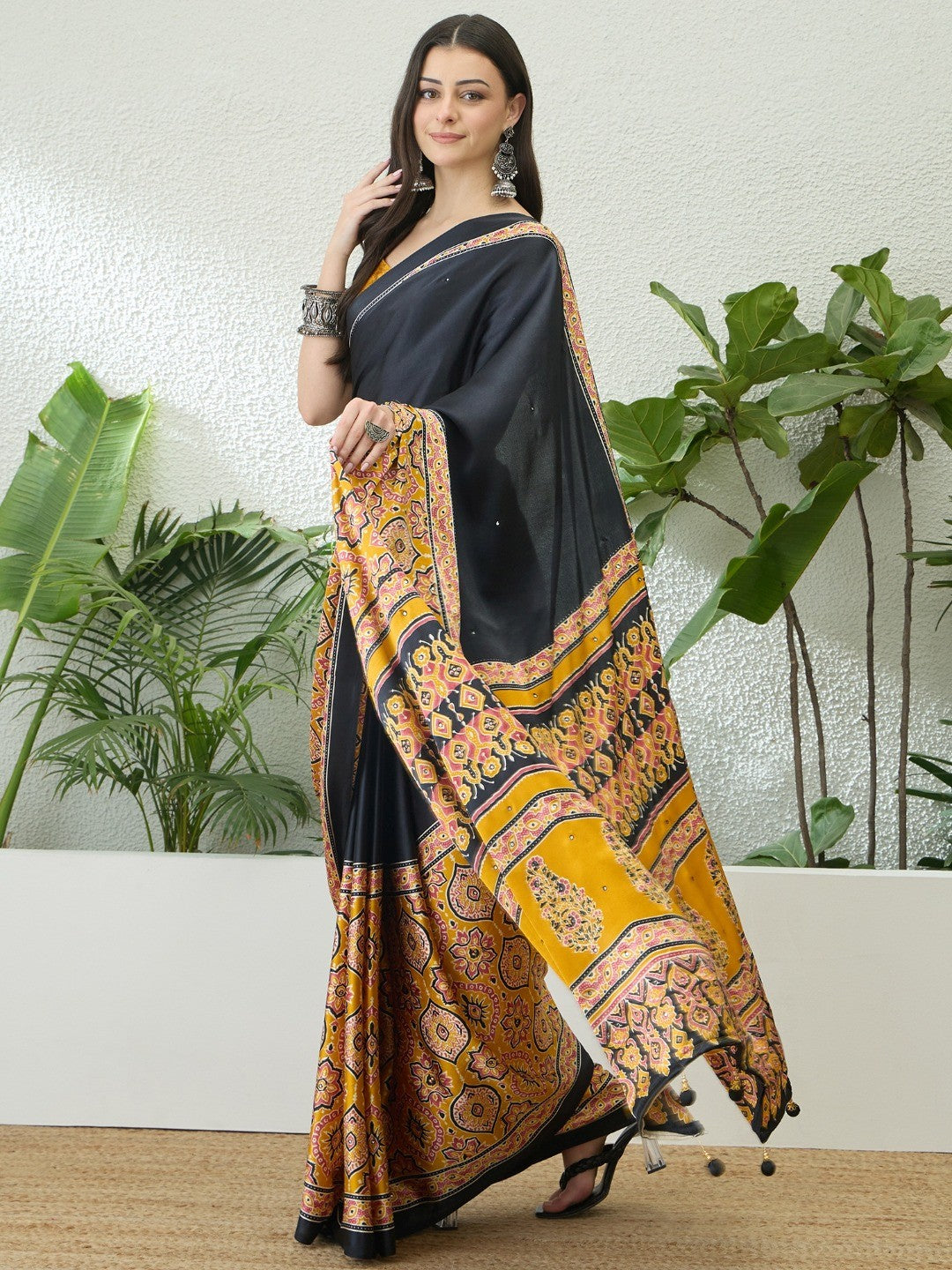 Trendy Black & Yellow Floral Print Satin Saree With Traditional Khatli Embroidery Work - Image 4