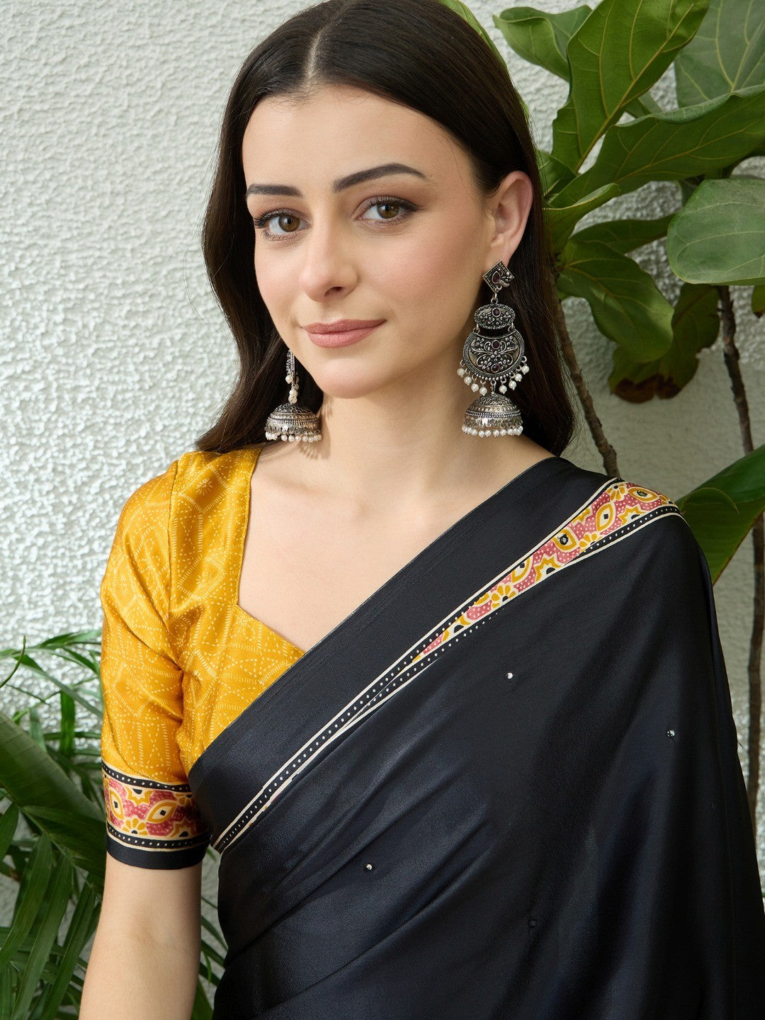 Trendy Black & Yellow Floral Print Satin Saree With Traditional Khatli Embroidery Work - Image 6