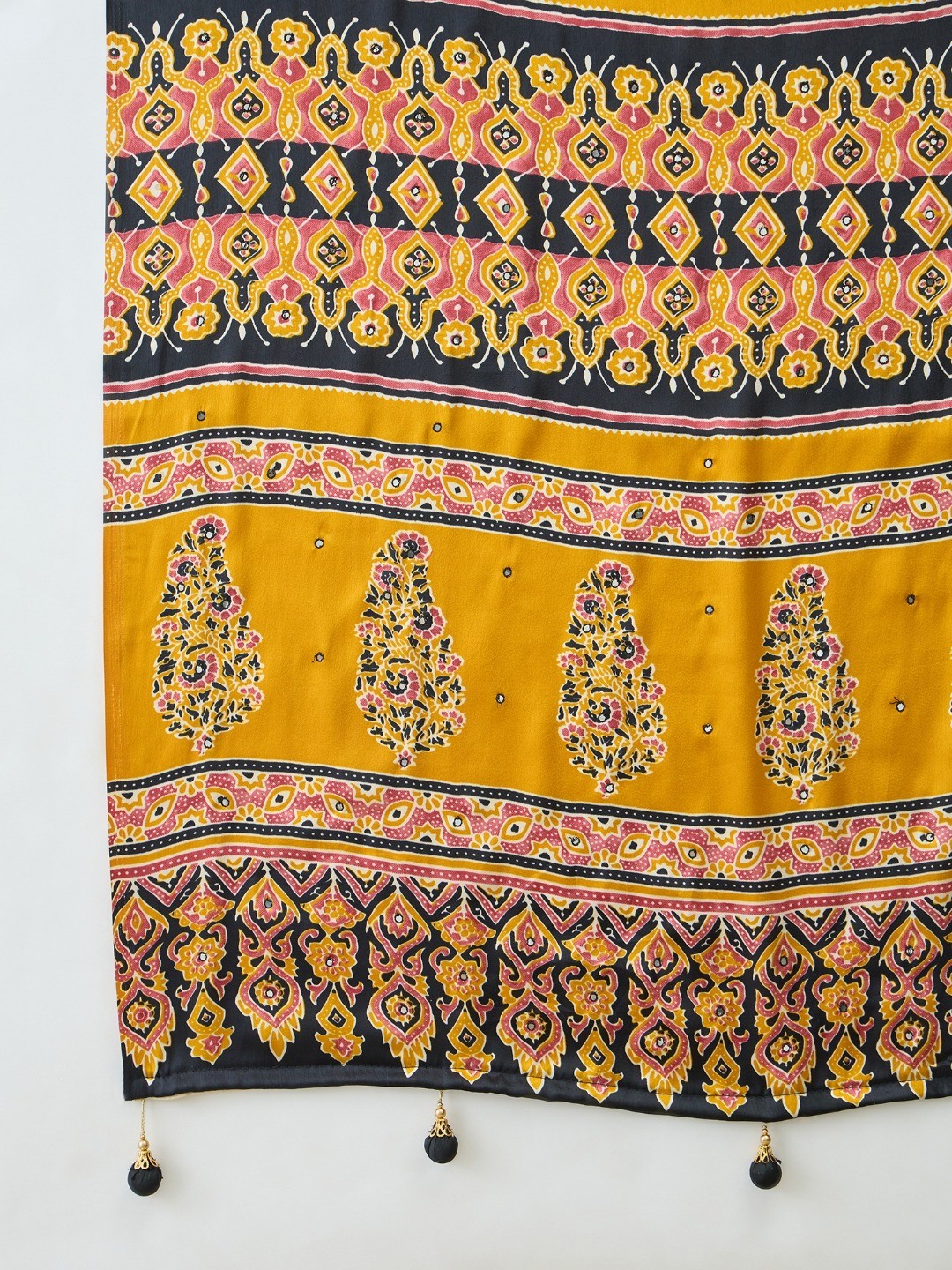 Trendy Black & Yellow Floral Print Satin Saree With Traditional Khatli Embroidery Work - Image 8