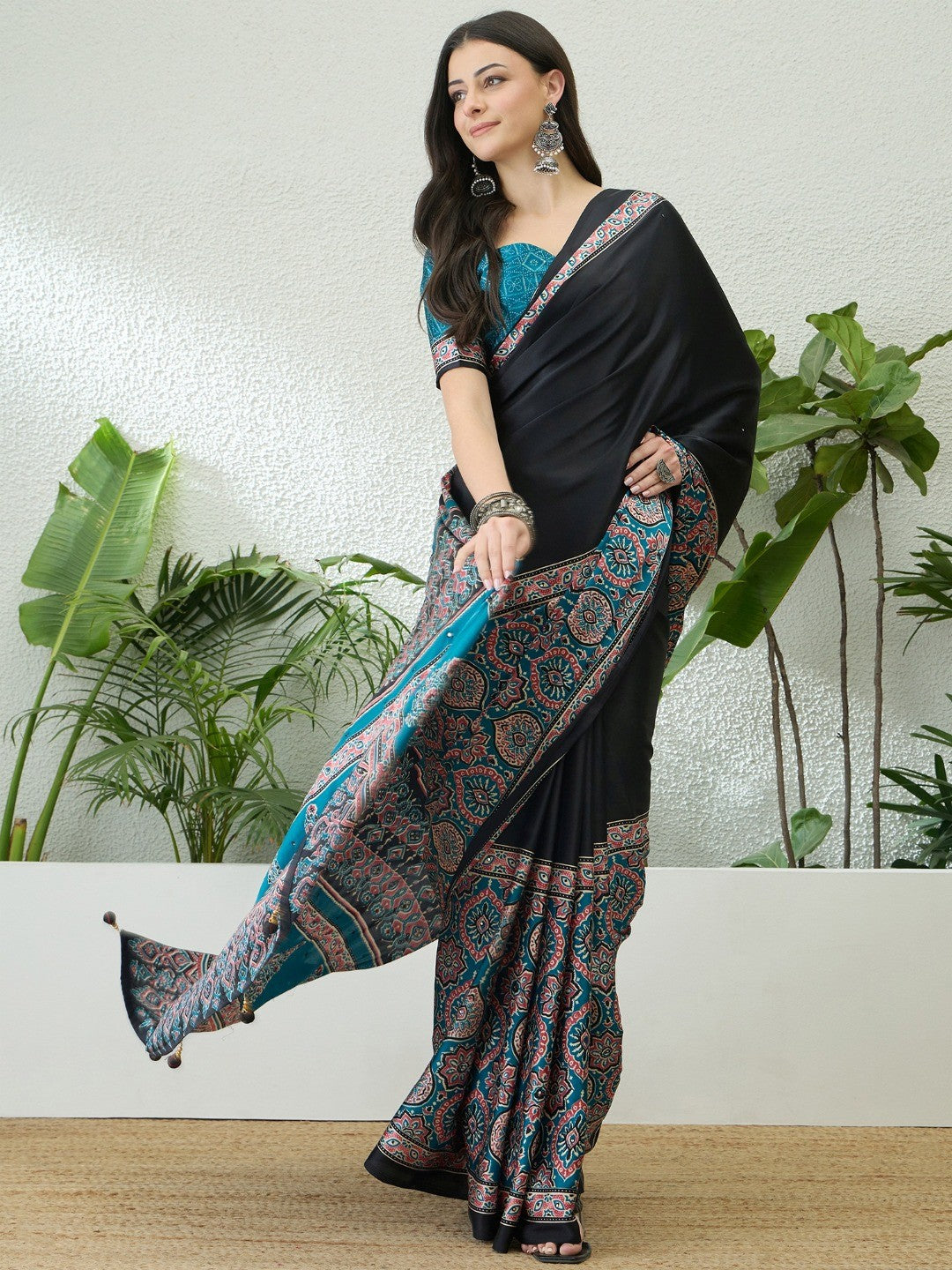 Trendy Black & Teal Floral Print Satin Saree With Traditional Khatli Embroidery Work - Image 2