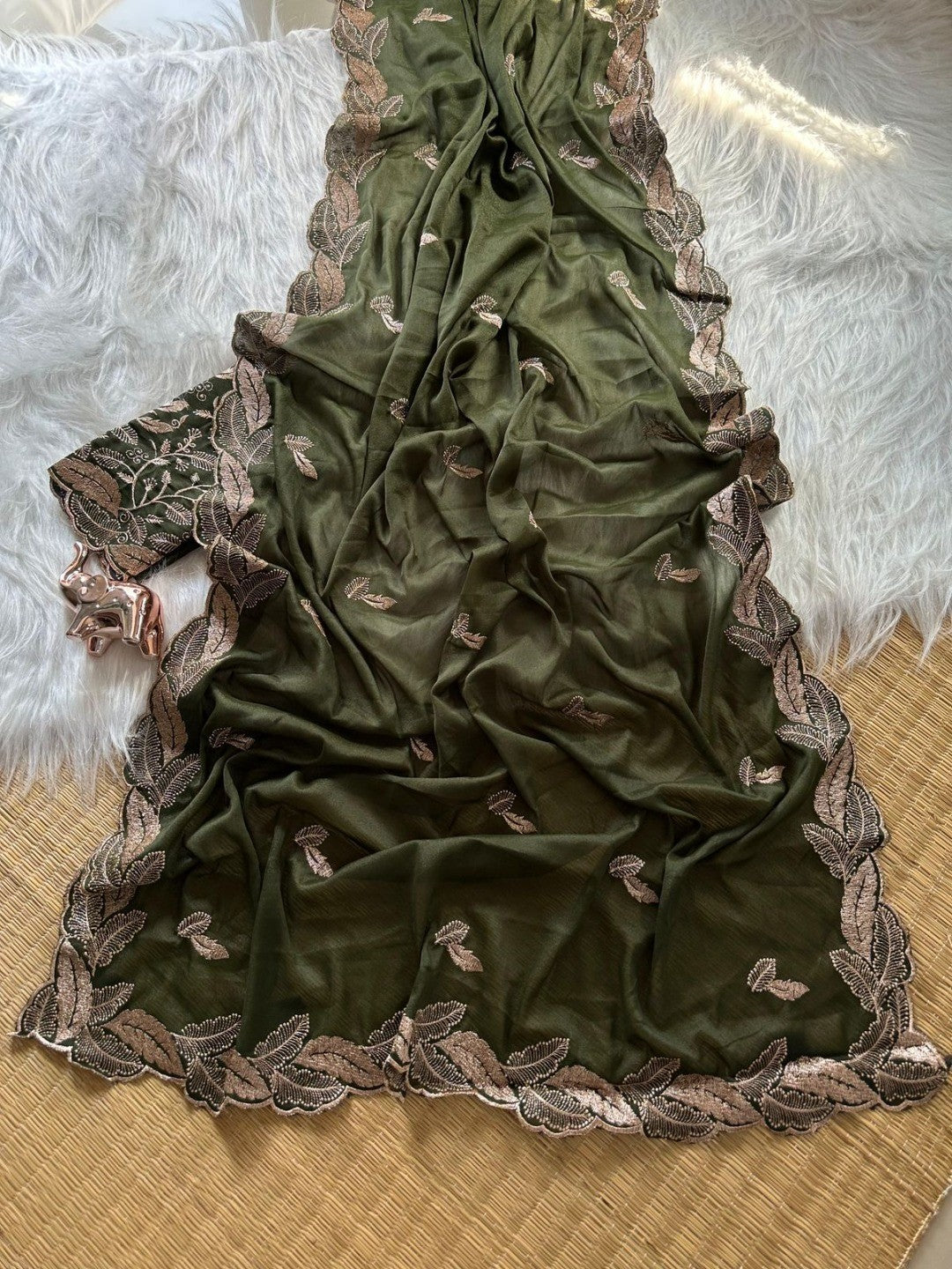 Stunning Green Leaf Pattern Zari Embroidery Shimmer Saree With Luxurious Sparkling Texture - Image 5