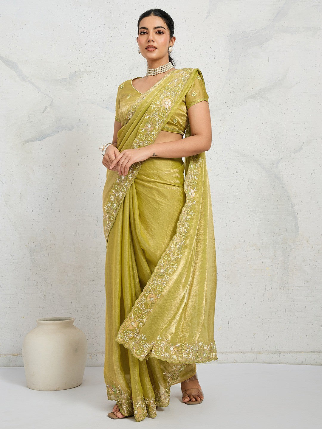 Elegant Mehendi Green Floral Thread & Zari Embroidered Chiffon Velvet Saree With Shimmering Sequins - Image 5