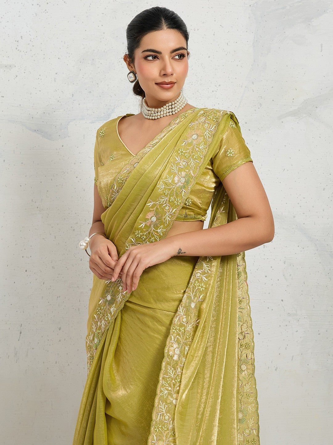 Elegant Mehendi Green Floral Thread & Zari Embroidered Chiffon Velvet Saree With Shimmering Sequins - Image 8
