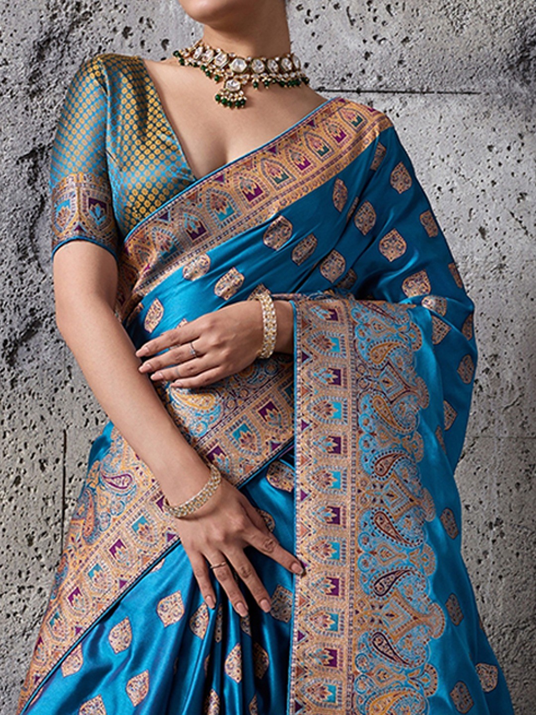 Traditional Blue Floral & Paisley Meenakari Woven Satin Silk Blend Saree With Tassel Pallu - Image 4