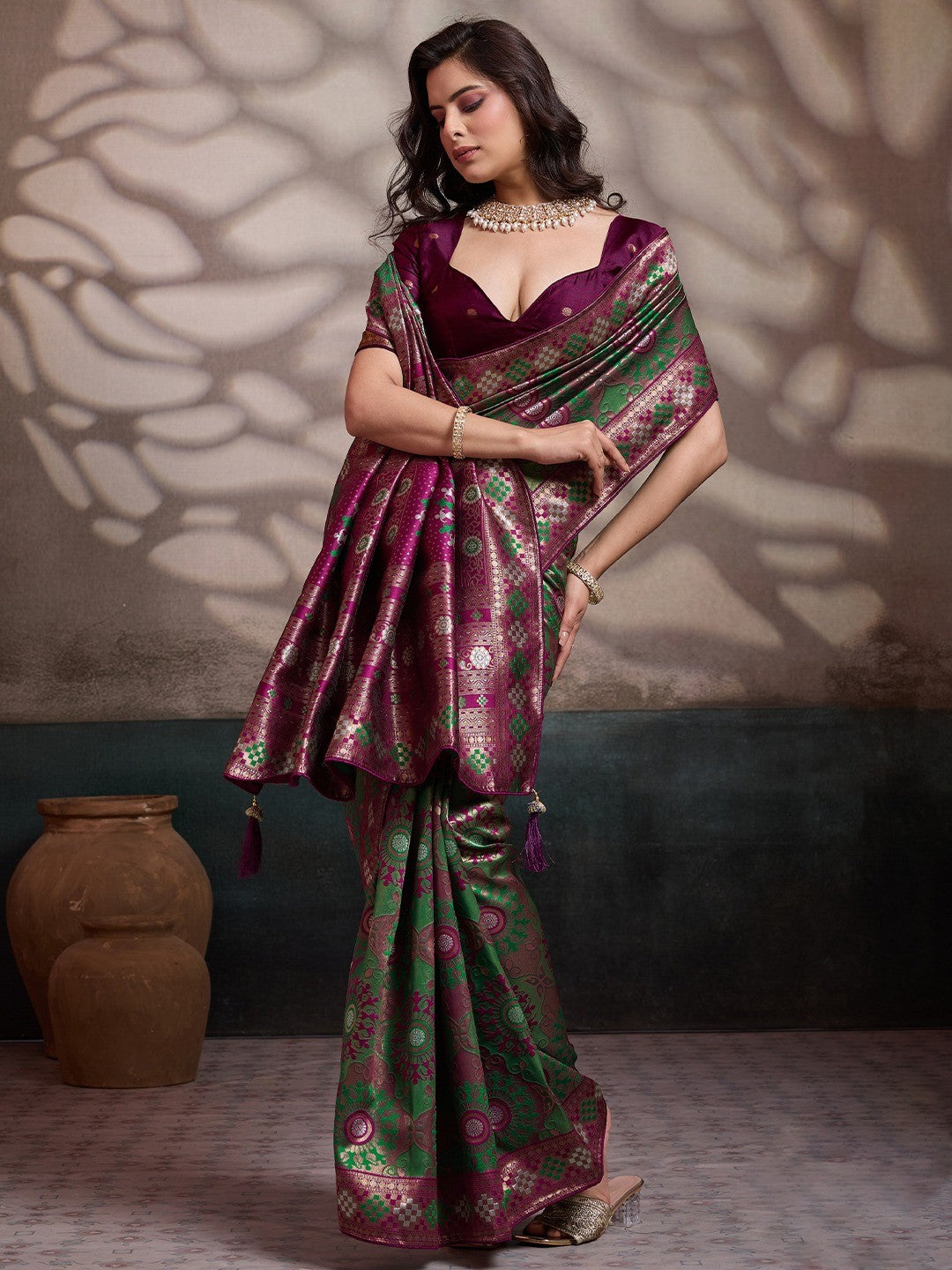 Graceful Green & Wine Floral Zari Meenakari Weaving Art Silk Saree With Elegant Tassel Pallu - Image 3