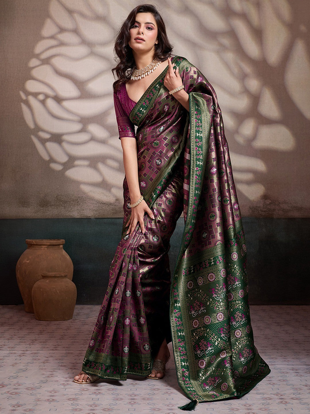 Graceful Wine & Green Floral Zari Meenakari Weaving Art Silk Saree With Elegant Tassel Pallu - Image 5