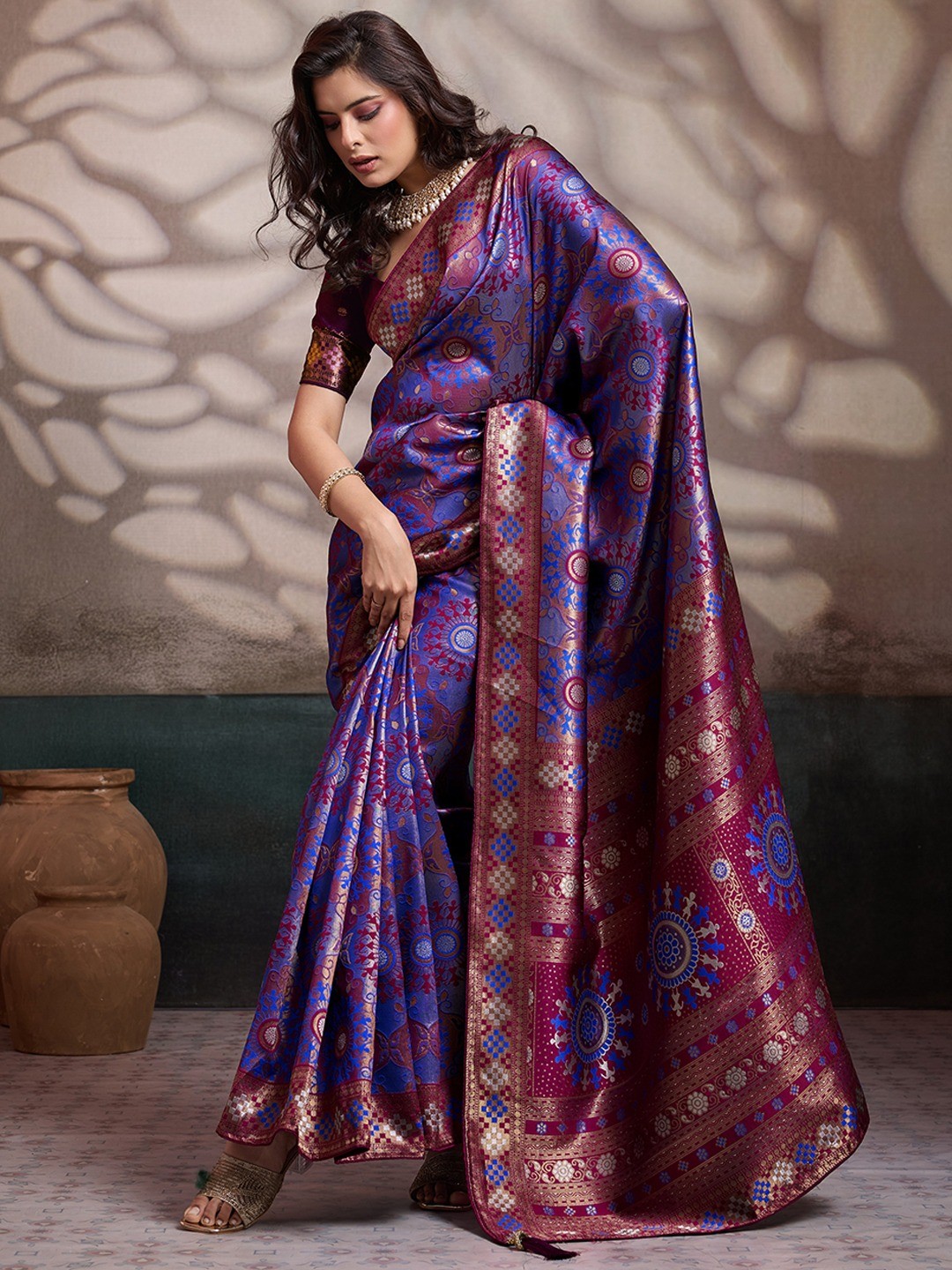 Graceful Royal Blue & Maroon Floral Zari Meenakari Weaving Art Silk Saree With Elegant Tassel Pallu - Image 4