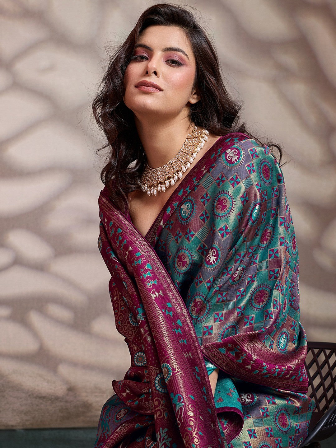 Graceful Turquoise & Wine Floral Zari Meenakari Weaving Art Silk Saree With Elegant Tassel Pallu - Image 2
