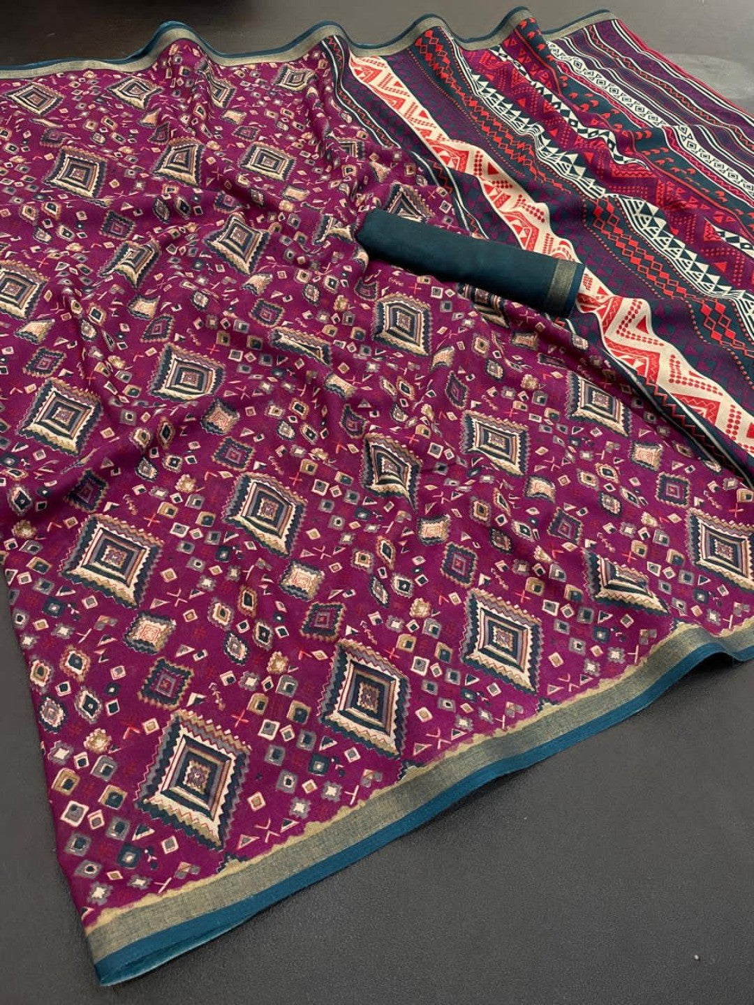 Traditional Purple Chanderi Silk Saree with Detailed Geometric Print Pattern - Image 2