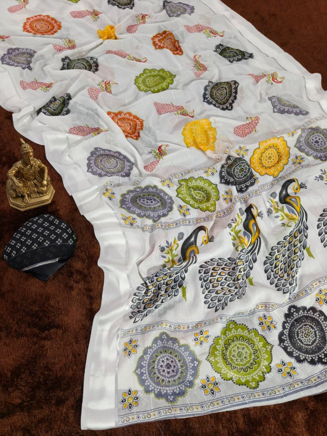 Classic White & Black Peacock Pattern Printed Georgette Saree - Image 2
