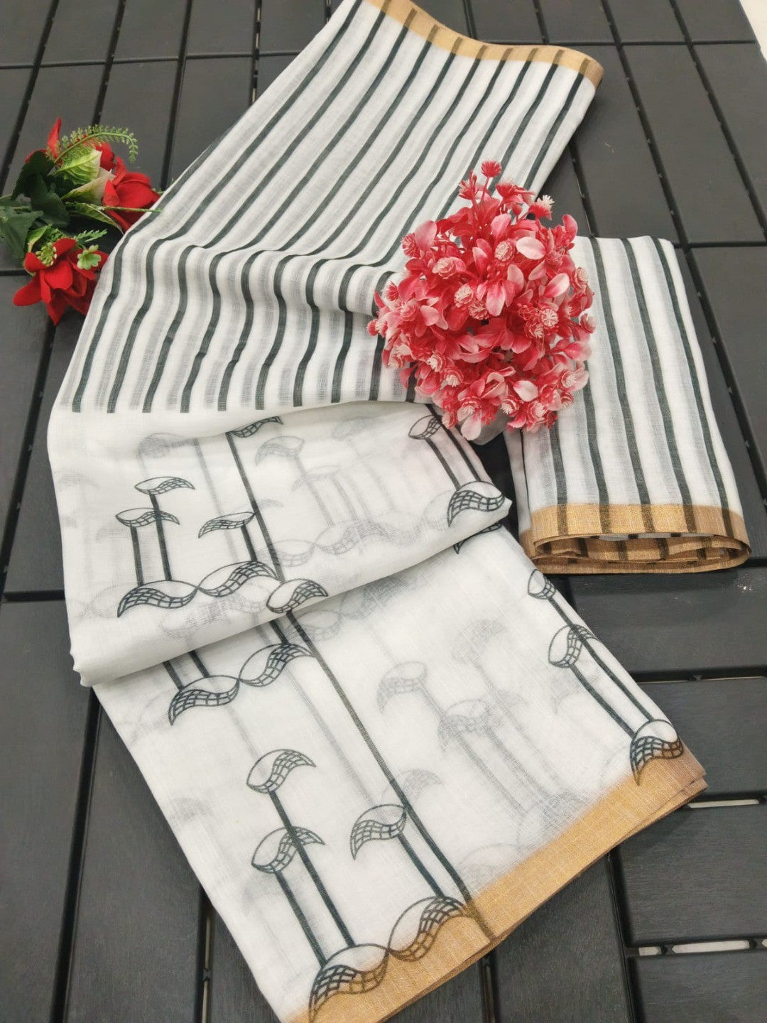 Elegant White Linen Saree with Striped Pallu and Zari Border - Image 3