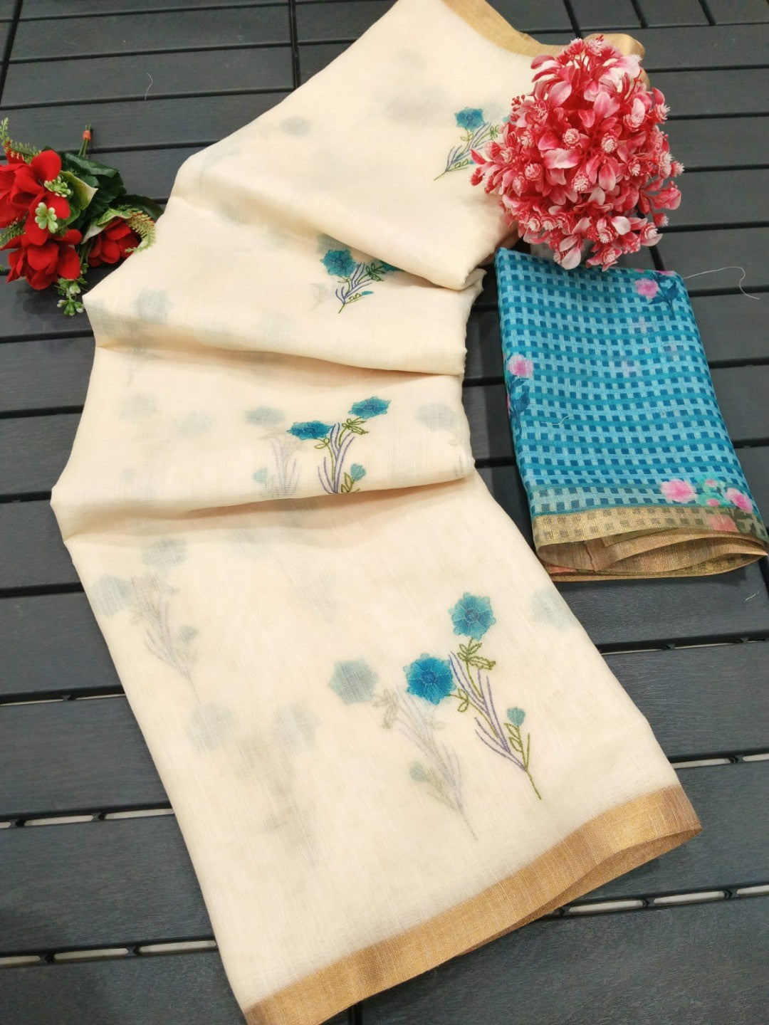 Premium Cream Floral Print Linen Saree With Elegant Zari Woven Border - Image 3